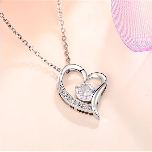 Exquisite Heart White gold plated Necklace - Picture 3 of 5